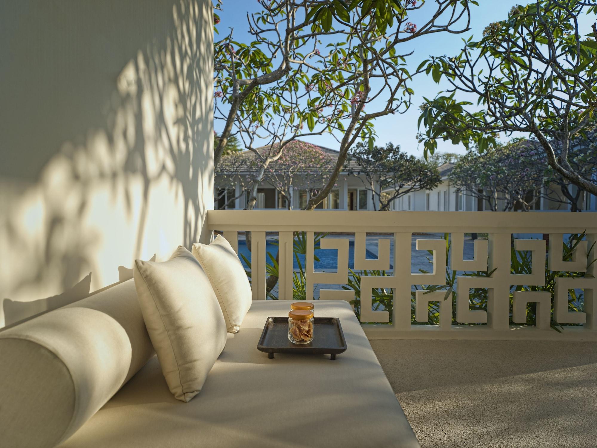 Azerai Ke Ga Bay Hotel Exterior photo
